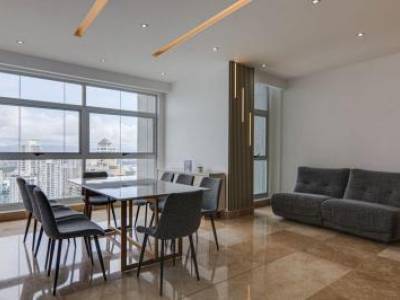 Penthouse Remodelado con Terraza en Q Tower, Punta Pacifica
