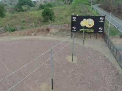 Se Vende Gran Terreno con Sus Mejoras Cerca a Playa Venado