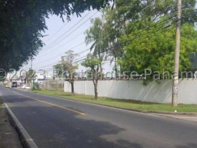 Venta Terreno en Parque Lefevre Ih