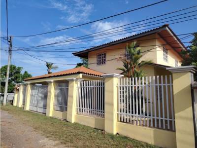 Casa en Barrio Col&oacute;n, La Chorrera
