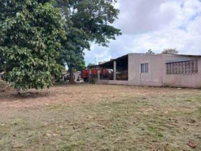 Casa en Venta Barrio Col&oacute;n 3 Rec&aacute;maras 5 Estacionamientos $165,000