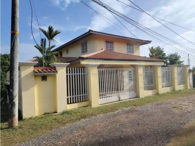 Casa en Barrio Col&oacute;n, La Chorrera