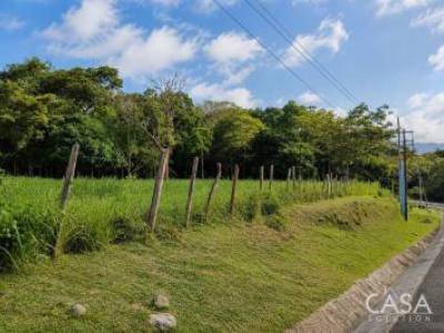 7.97 Acres de Terreno en Venta Sobre La Carretera Hacia Caldera, Boquete
