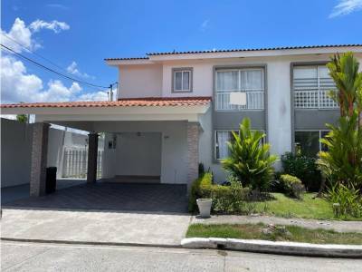 Casa en Barrio Col&oacute;n, La Chorrera