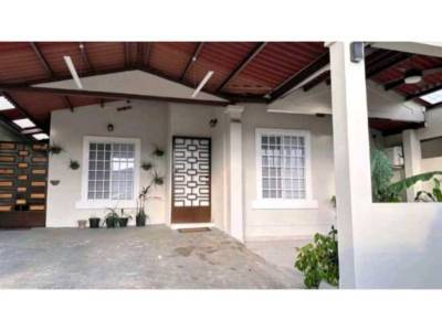 Casa en Barrio Col&oacute;n, La Chorrera