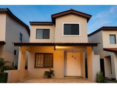 Casa en Barrio Col&oacute;n, La Chorrera