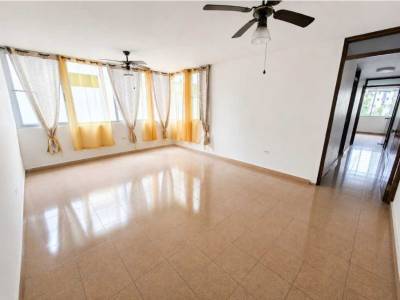Apartamento en Curund&uacute;, Ciudad De Panam&aacute;